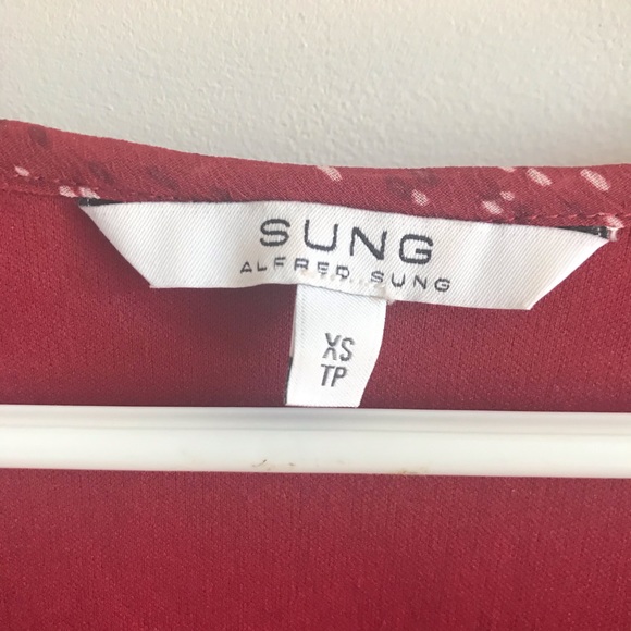 Alfred Sung red blouse size XS - Picture 2 of 3